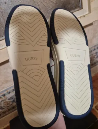 Zapatillas Guess Rojas y Blancas