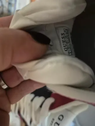 Zapatillas Guess Rojas y Blancas