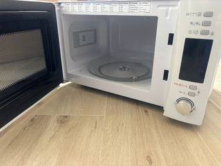 Microondas Candy 20 litros y grill - CMXG20D