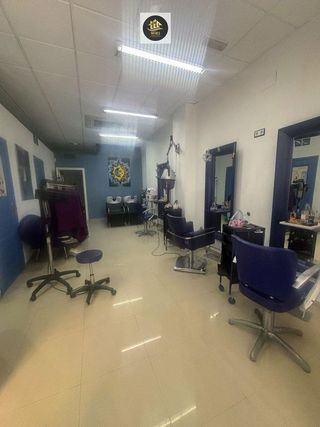 Local comercial en alquiler en Peñamefecit - Avda Barcelona en Jaén