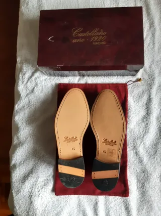 Mocasines Castellano piel con borlas negros