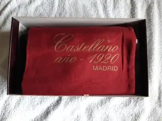 Mocasines Castellano piel con borlas negros