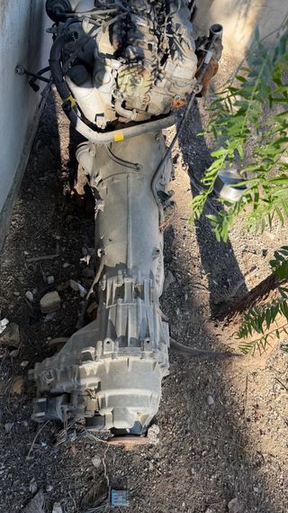 Motor de coche con transmisión