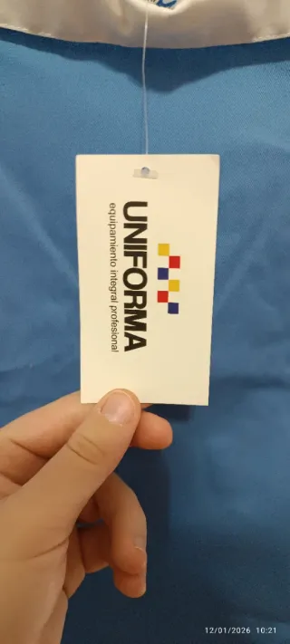 Casaca sanitaria azul y blanca