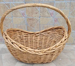 Cesta de mimbre hechas a mano