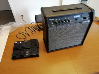Amplificador Line 6 Spider V60 y pedalera FBV MKII