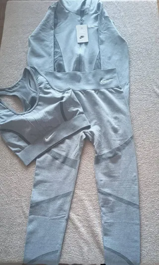 Conjunto deportivo Nike