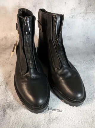 Stivaletti in vera pelle con zip