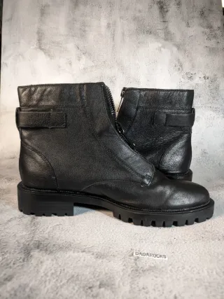 Stivaletti in vera pelle con zip