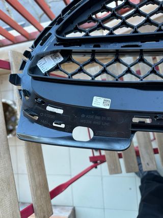 Parrilla Mercedes Clase C W206 ORIGINAL