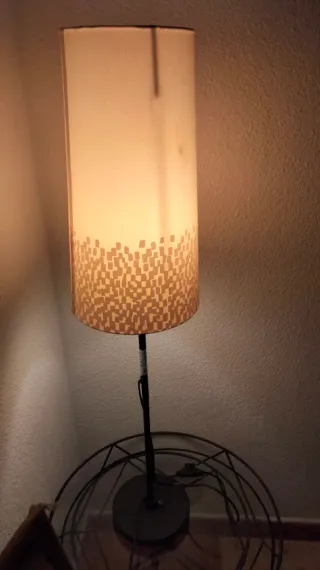 Lámpara de pie moderna tela y metal