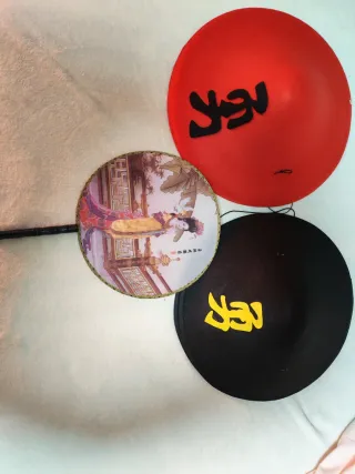 Gorros Chinos Negros y Rojos. Paypay