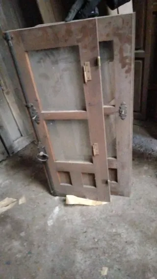 Ventana y contraventanas madera maciza