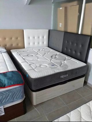 Canapé y colchón nuevos