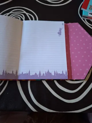 Cuaderno con diseño de Mary Poppins