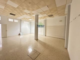 Local comercial en alquiler en Centro - Doña Mercedes en Dos Hermanas