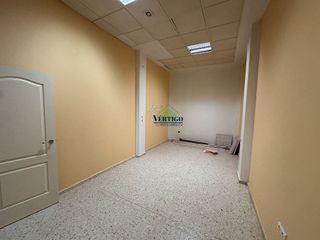 Local comercial en alquiler en Centro - Doña Mercedes en Dos Hermanas