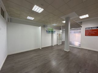 Local comercial en alquiler en Centro - Doña Mercedes en Dos Hermanas