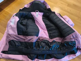 Chaqueta de esquí Decathlon rosa. Usada dos días.