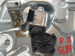 ELEVALUNAS DELANTERO DERECHO NISSAN QASHQAI (J10)