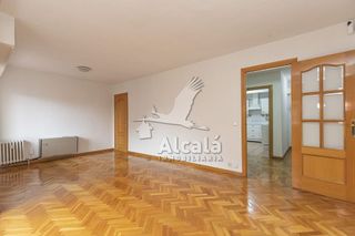 Piso en venta en San Isidro - Los Almendros en Alcalá de Henares