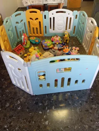 Parque de juegos  corralito con juguetes