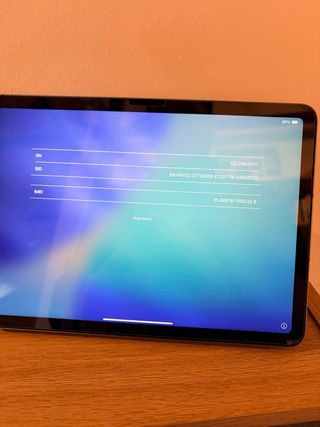 iPad Air 11 M2 128GB Gris Espacial, Libre + Funda