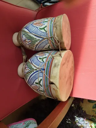Bongos de cerámica decorados