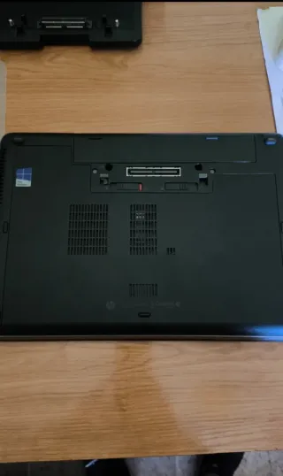 Portátil HP G1 640 Plateado + Docking + cargador