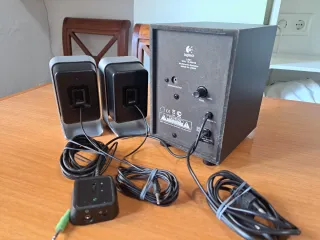 Altavoces Logitech LS21 2.1