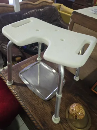 Silla de Baño Metálica Ajustable