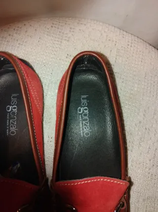 Zapatos Luis Gonzalo Suede Rojo Hebilla