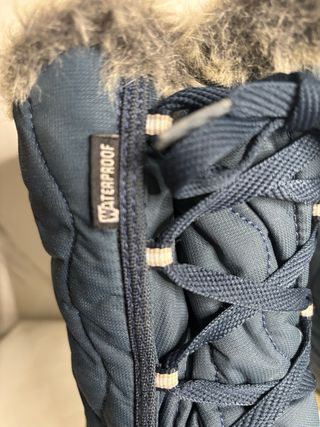 Stivali da neve blu e neri