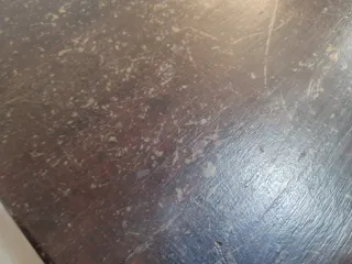 Mesita auxiliar de madera con ruedas