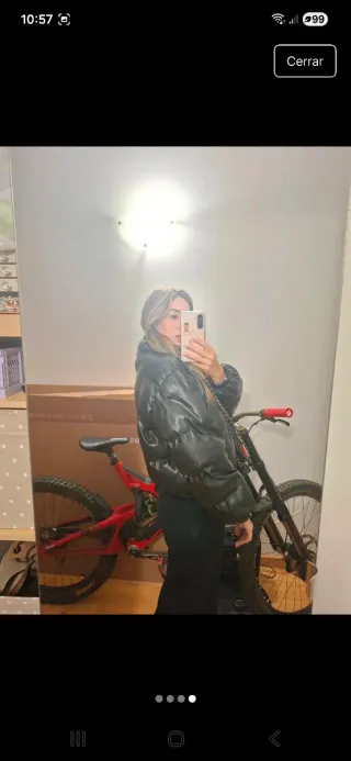 Chaqueta efecto polipiel negra