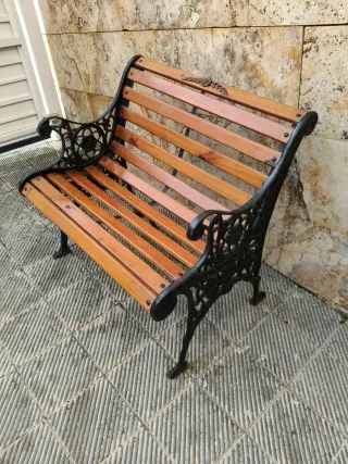 Banco antiguo hierro forjado y madera