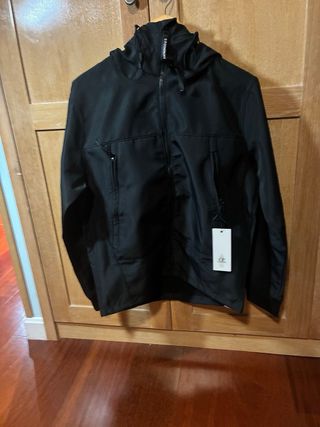 Abrigo C.P. Company Negro