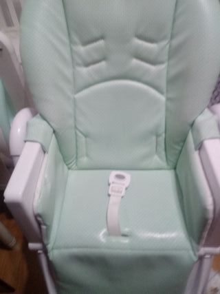 Trona de bebé color blanco