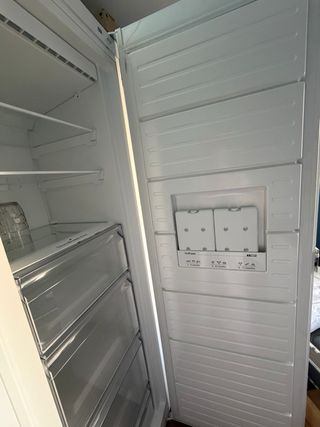 Congelador vertical Balay