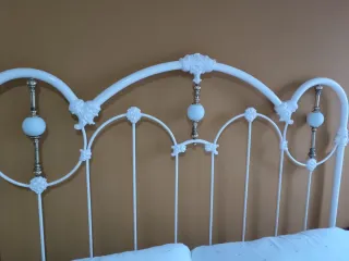 Cabecero PEÑA VARGAS forja blanco y dorado