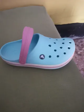 Zuecos Crocs Azul y Rosa