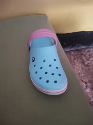 Zuecos Crocs Azul y Rosa