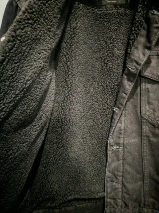 Chaqueta Zara Negra con Borrego