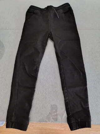 Lote 4 Pantalones y una bata niño Talla 10