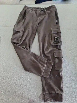 Lote 4 Pantalones y una bata niño Talla 10