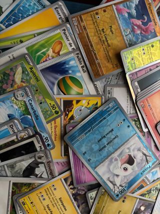 90 Cartas Pokémon Variadas