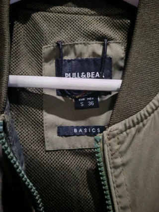 Chaqueta bomber Pull&Bear verde S