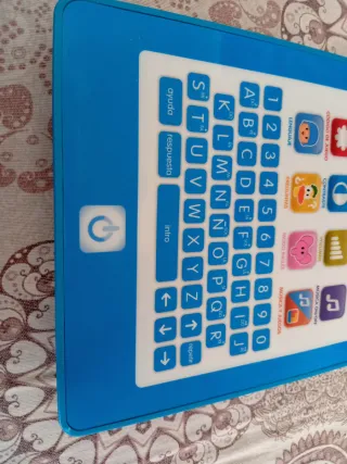 Tablet Pocoyó azul y blanca