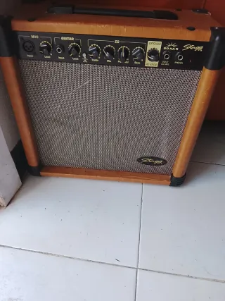 Amplificador Stagg Beige/Marrón