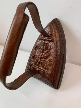 Ferro da stiro antico raro da collezione